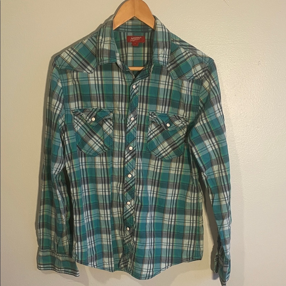 Arizona Jean Company Women's Green and Blue Plaid Button-Down Shirt